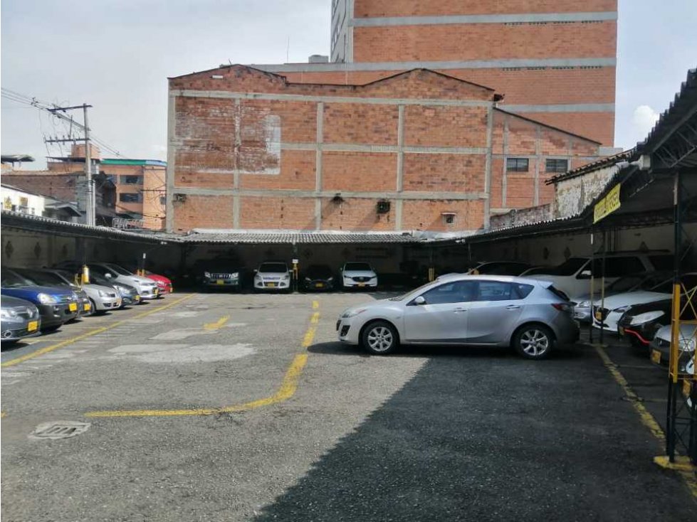 Vendo parqueadero y 3 locales comerciales centro de Medellín — foto 6