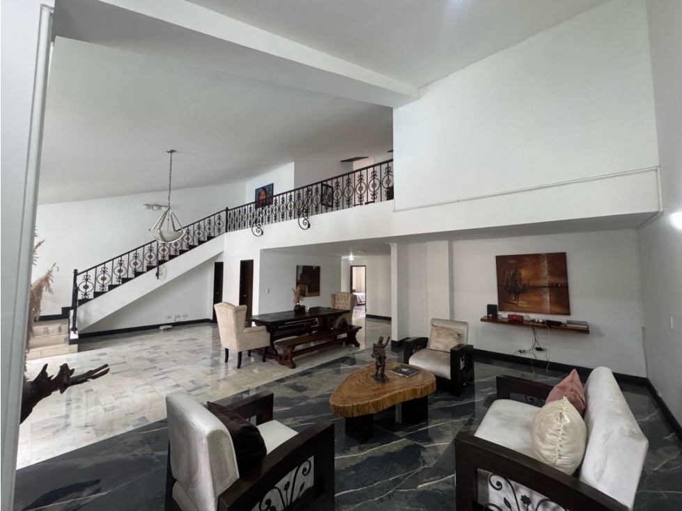 VENDO PENT HOUSE EN PINARES PEREIRA