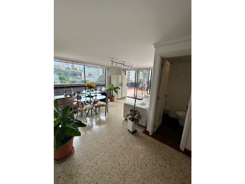 Vendo Penthouse con terraza en L en Milla de Oro 228 m² para remodelar