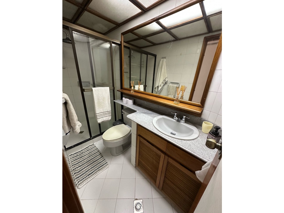 Vendo Penthouse con terraza en L en Milla de Oro 228 m² para remodelar — foto 5