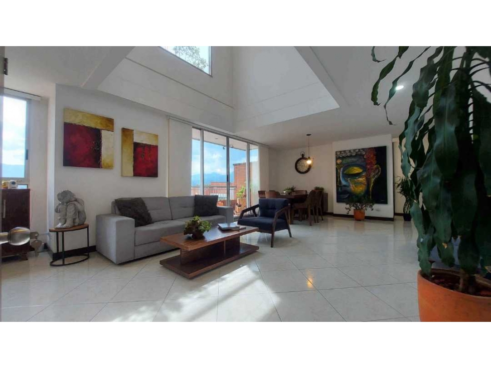 VENDO PENTHOUSE EN CASTROPOL CON VISTAS PANORÁMICAS A MEDELLÍN