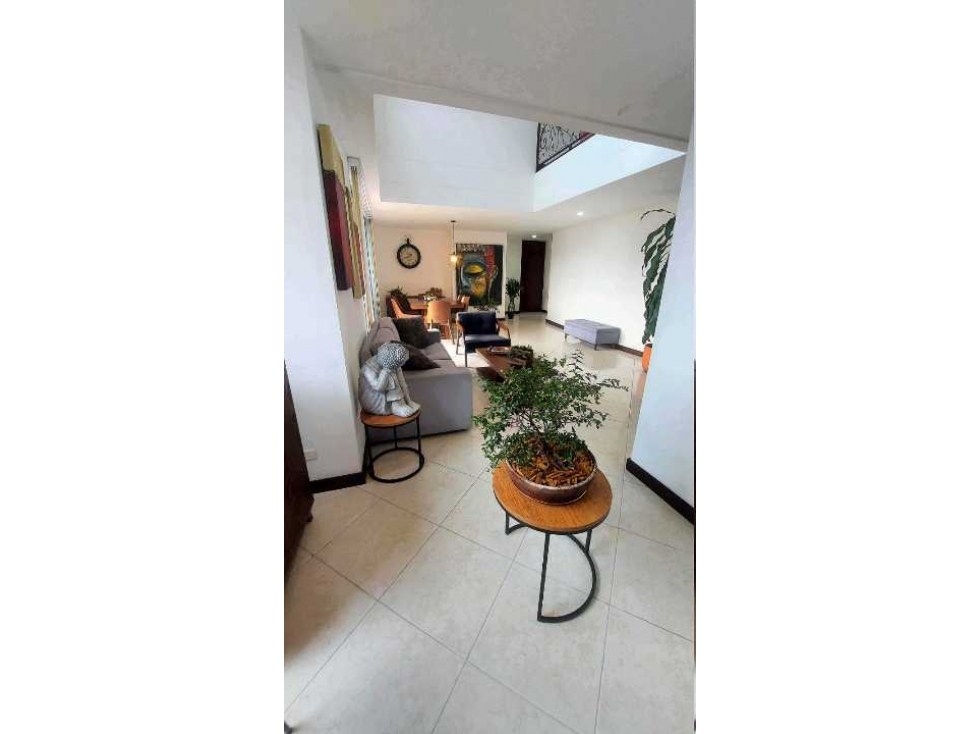 VENDO PENTHOUSE EN CASTROPOL CON VISTAS PANORÁMICAS A MEDELLÍN — foto 3