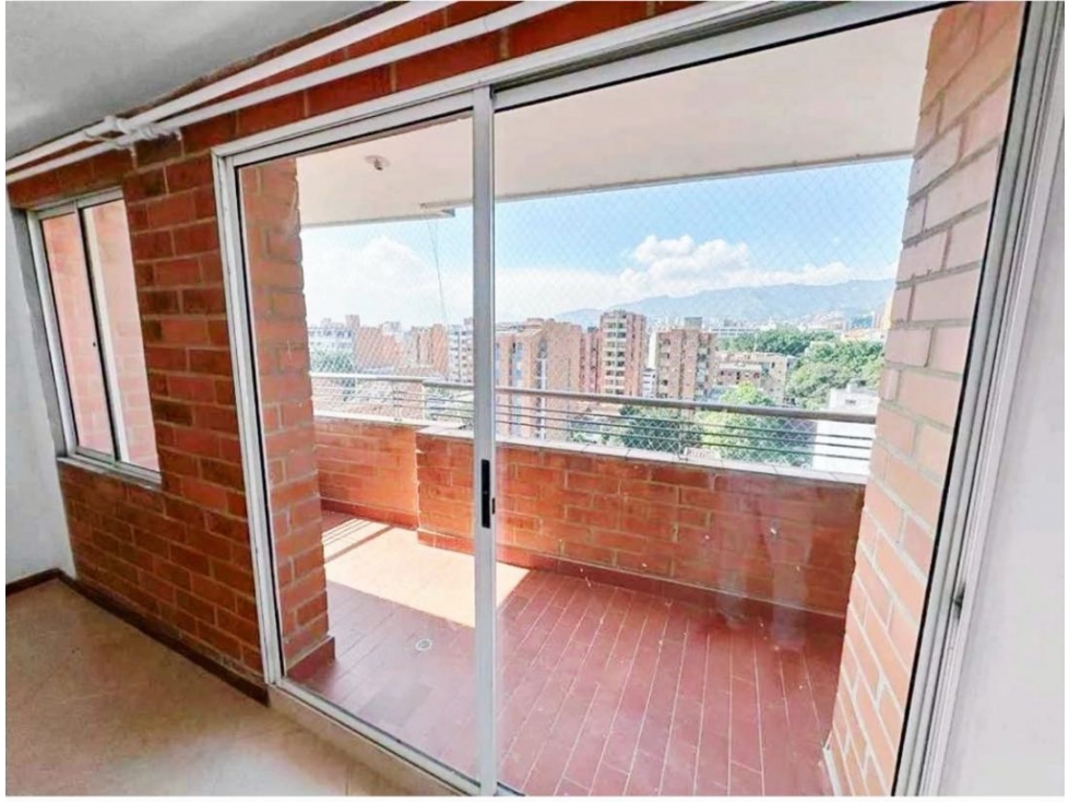 Vendo Penthouse, en Laureles, San Joaquín