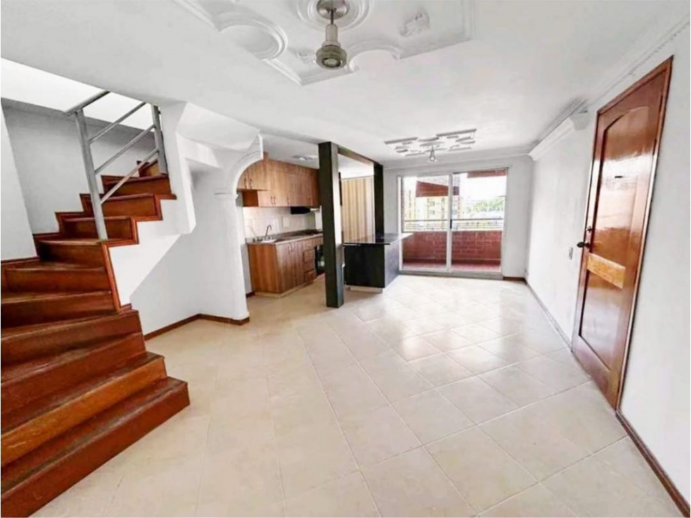 Vendo Penthouse, en Laureles, San Joaquín — foto 2
