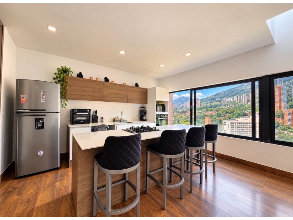 VENDO PENTHOUSE EN POBLADO-LA SUPERIOR. — foto 2