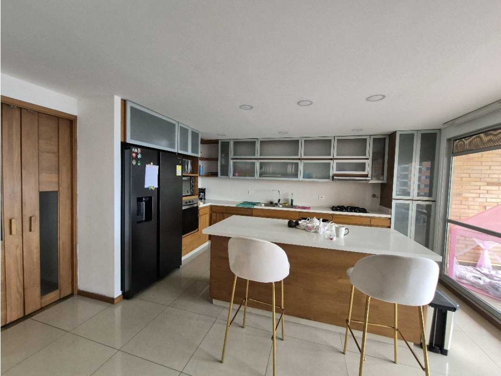 VENDO PENTHOUSE EN SABANETA, SECTOR AVES MARIA — foto 3