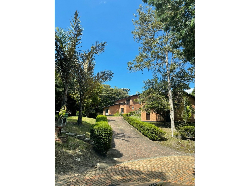 Vendo o permuto preciosa casa conjunto en Lagos Torca Bogotá — foto 3
