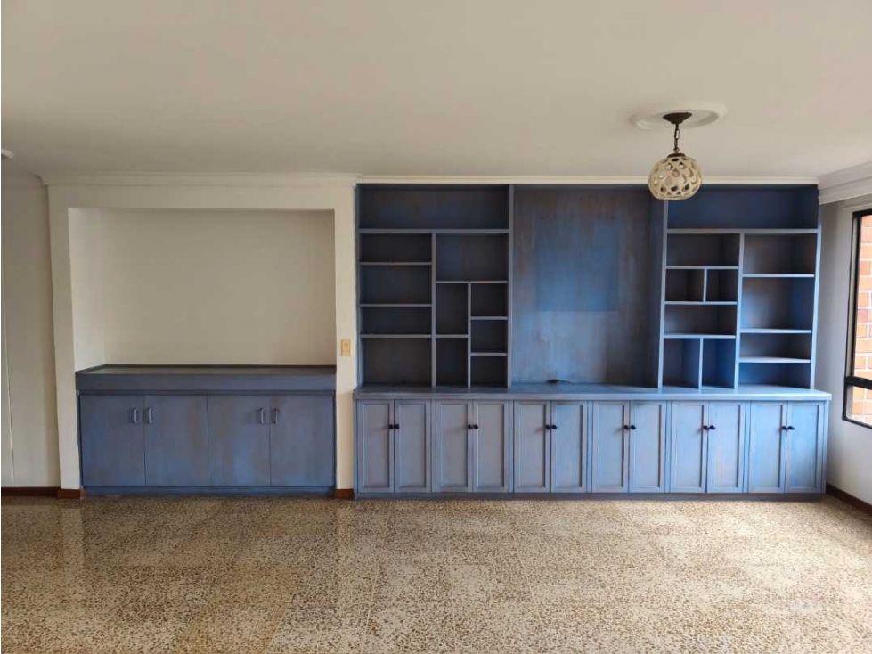 VENDO POBLADO VIZCAYA APARTAMENTO 4 ALCOBAS SERVICIO 3 PARQUEADEROS — foto 4