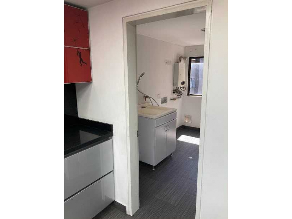 VENDO PRECIOSO APTO PENTHOUSE EN EL RETIRO — foto 4
