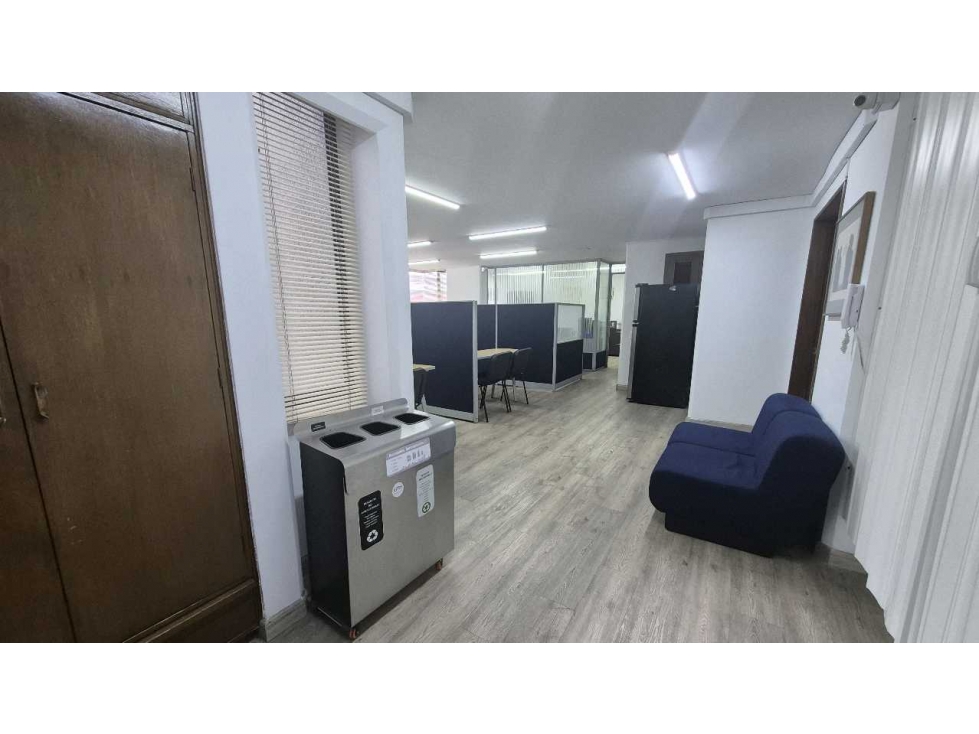 VENDO PROPIEDAD USO MIXTO 140M2 EXTERIOR CENTRO EMPRESARIAL CALLE 72 — foto 2