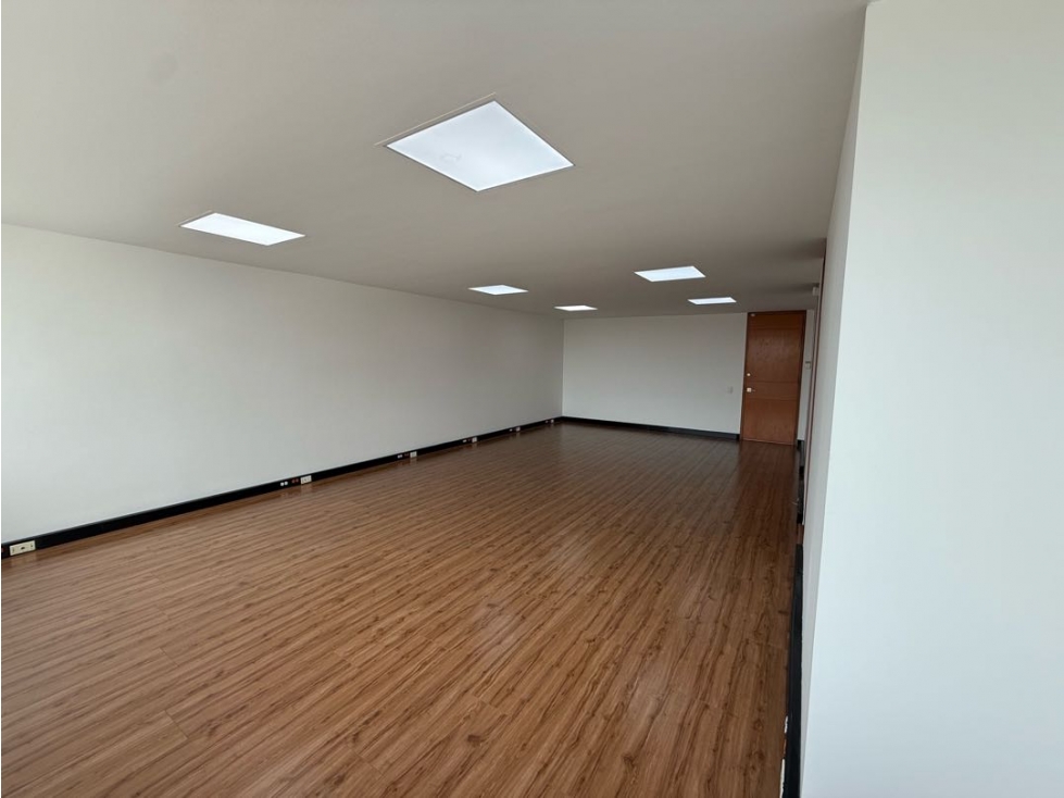 VENDO RENTO OFICINA CERCA AL RETIRO — foto 6