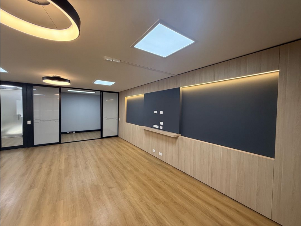 VENDO RENTO OFICINA DE 50M2 CERCA AL CENTRO COMERCIAL EL RETIRO — foto 2