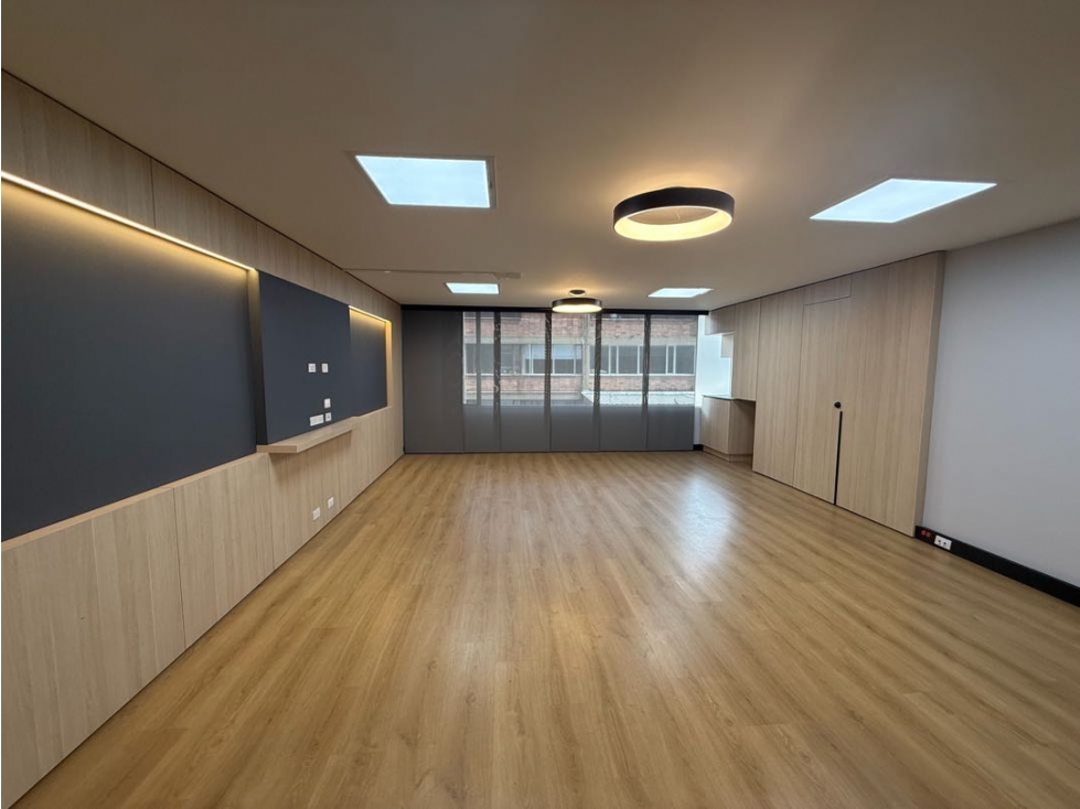VENDO RENTO OFICINA DE 50M2 CERCA AL CENTRO COMERCIAL EL RETIRO — foto 4