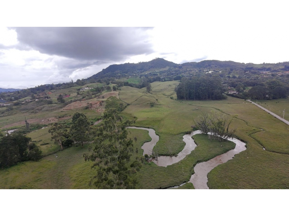 vendo sobre vía principal san Antonio de Pereira la Ceja — foto 2