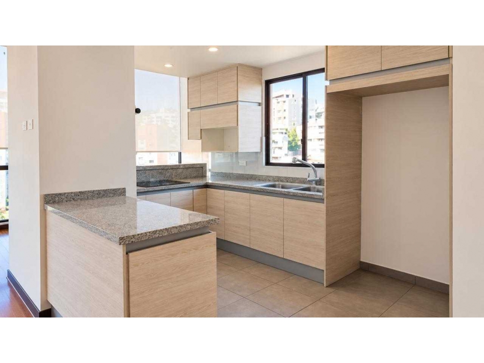 Suite tipo loft en venta en Bosmediano cerca del CNE, Quito — foto 4