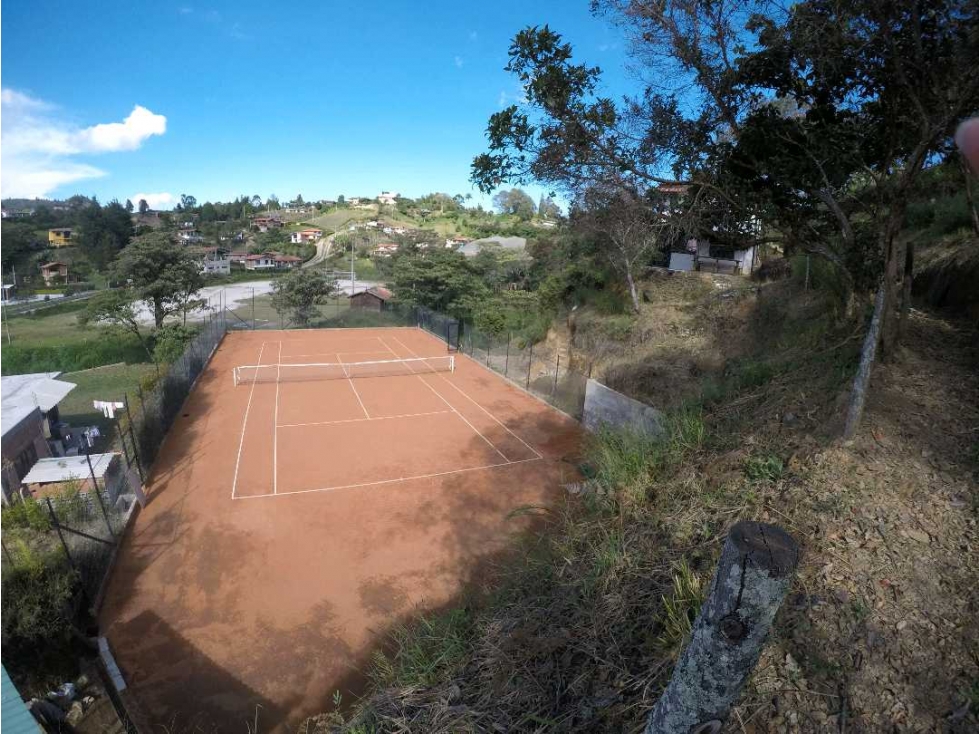 VENDO TERRENO CON CANCHA DE TENIS. Guarne vereda chaparral — foto 5