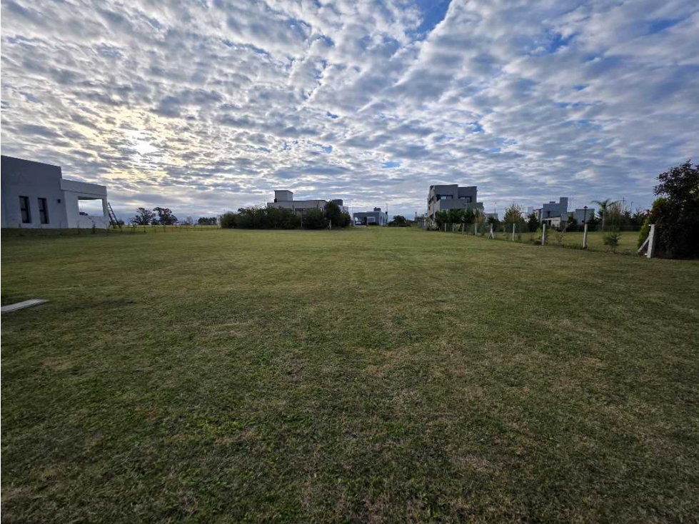Vendo Terreno contiguos de 480 m2 C/U en Las Acacias C del Uruguay E R - 4