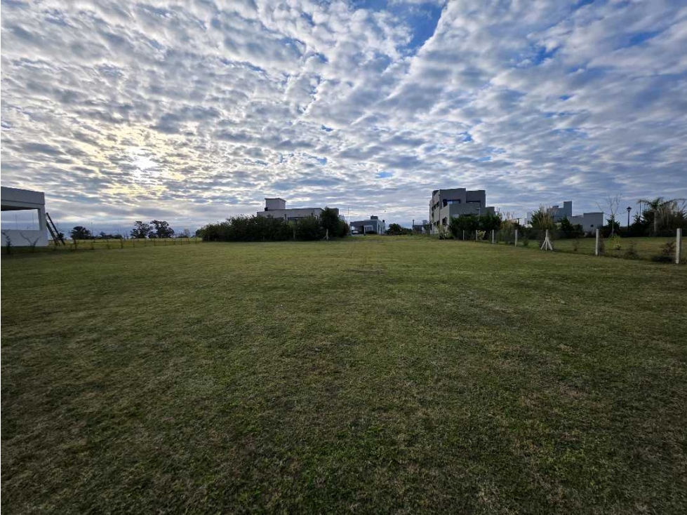 Vendo Terreno contiguos de 480 m2 C/U en Las Acacias C del Uruguay E R - 5