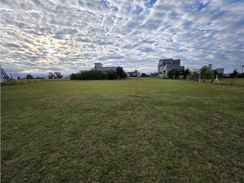 Vendo Terreno contiguos de 480 m2 C/U en Las Acacias C del Uruguay E R - 6