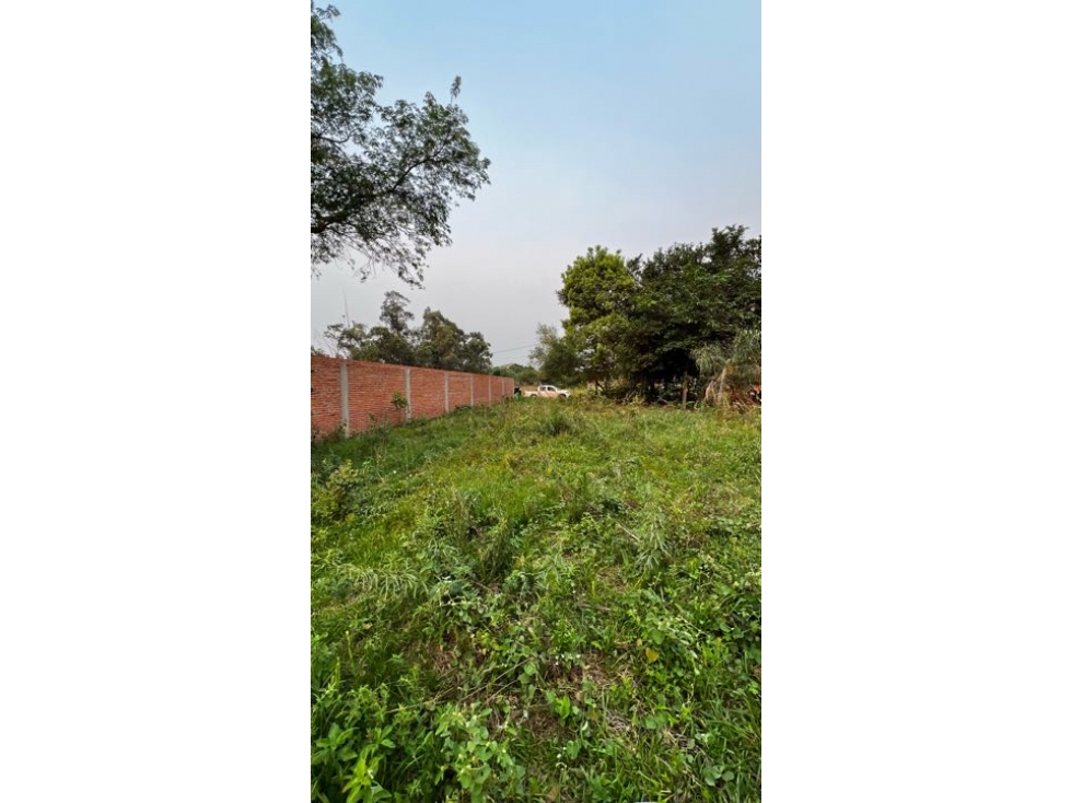 VENDO TERRENO DE 360 m2 EN YPACARAI A 100 MTS DE RUTA 2 - 3
