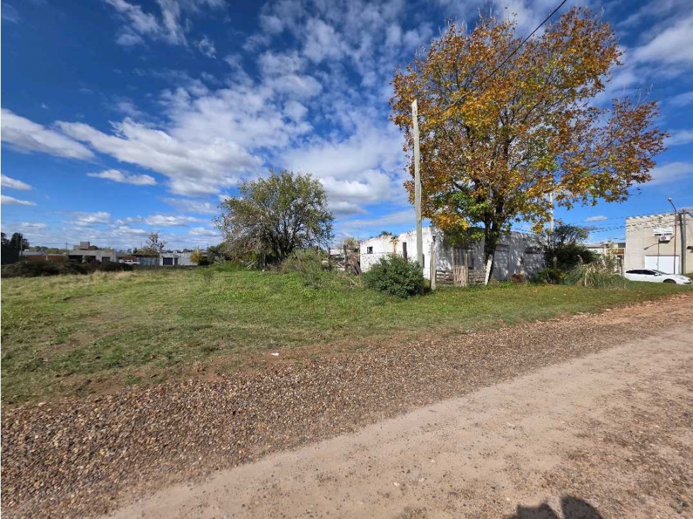 Vendo Terreno de 365 m2 en Concepción del Uruguay, Entre Ríos. - 1