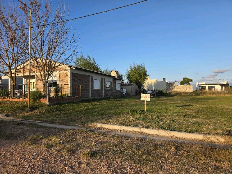 Vendo Terreno de 385 m2 en Caseros, Entre Ríos. - 1