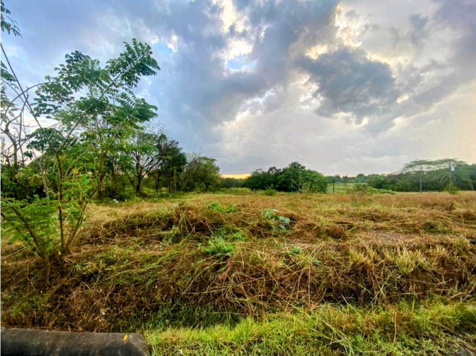 Vendo terreno de 814 metros en el proyecto Las Lomas de Aguacatal - 1