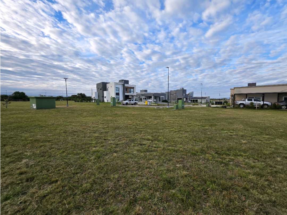 Vendo Terreno de 842 m2 en Las Acacias Concepción del Uruguay E R - 3