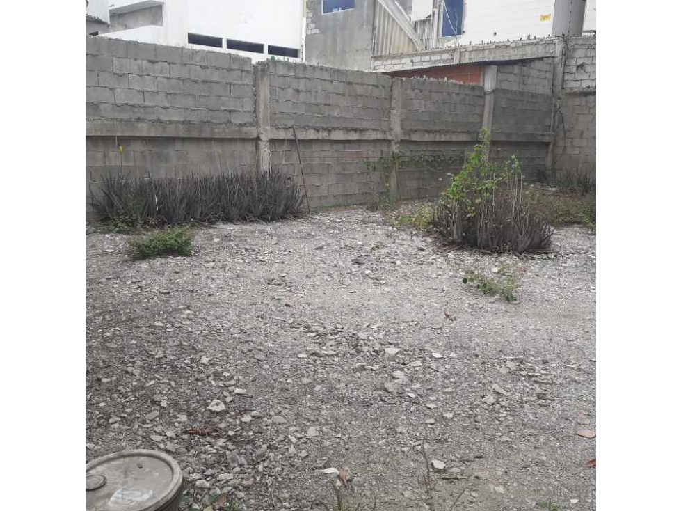 VENDO TERRENO centro de Salinas - 2