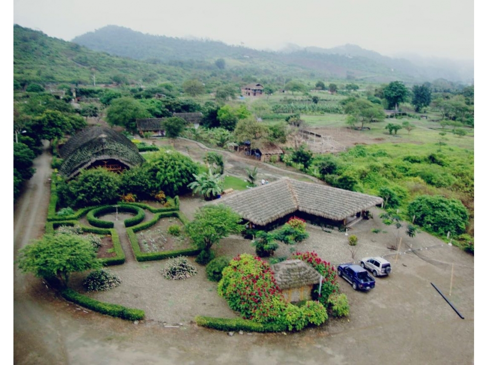Vendo terreno que incluye hosteria al pie del mar en Ayampe Ecuador - 2