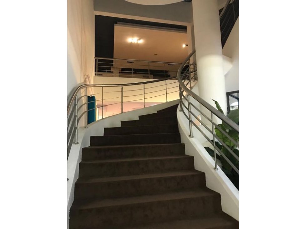 VENTA O ALQUILER EDIFICIO COMERCIAL 3 NIVELES - 5