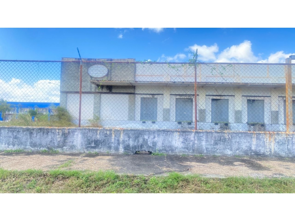 VENDO/ALQUILO BODEGAS 1.063 m2 PARQUE INDUSTRIAL DE LAS AMÉRICAS - 3