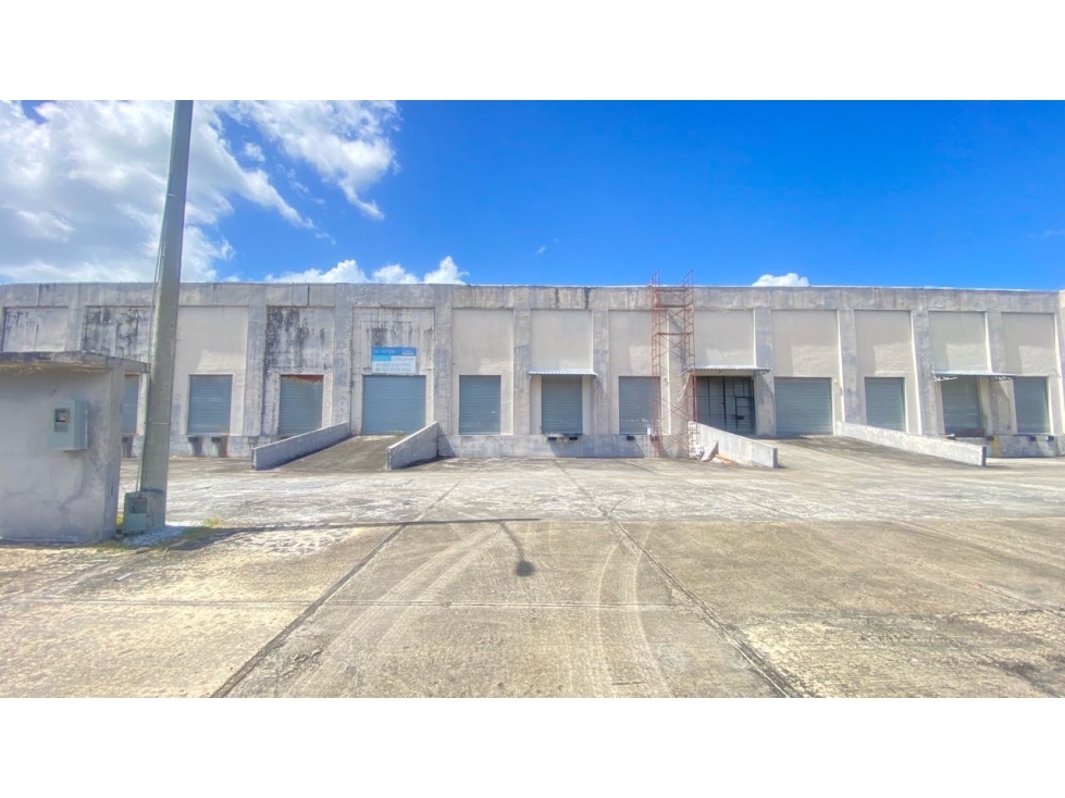 VENDO/ALQUILO BODEGAS 1.063 m2 PARQUE INDUSTRIAL DE LAS AMÉRICAS - 1