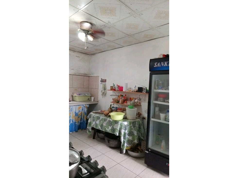 VENDO/ALQUILO CASA COMERCIAL. - 2