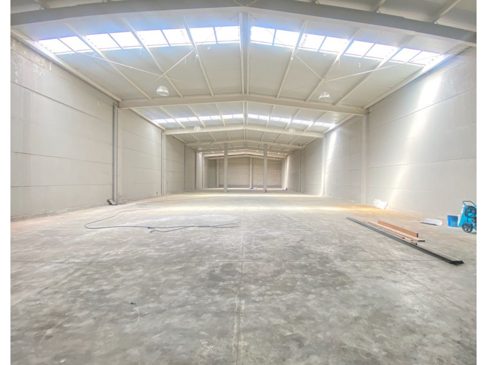VENDO/ALQUILO OFIBODEGAS 551.33 m2 - PARQUE INDUSTRIAL DE LAS AMÉRICAS - 6