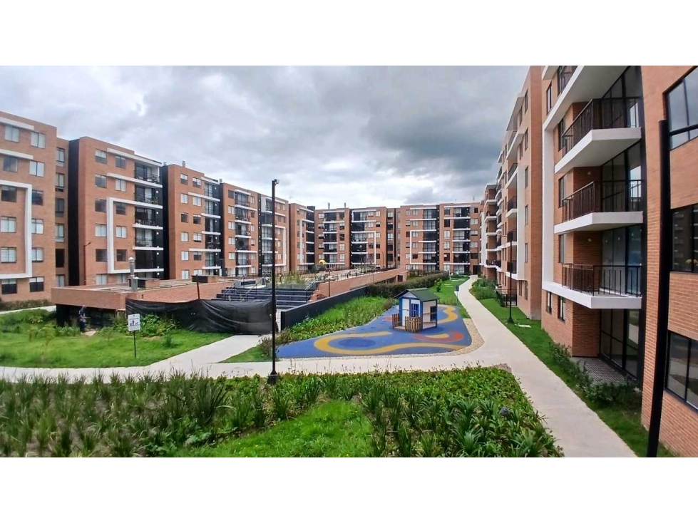 VENDO APARTAMENTO SEGUNDO PISO EN MILLA DE ORO