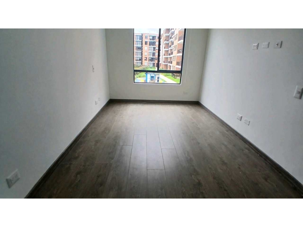 VENDO APARTAMENTO SEGUNDO PISO EN MILLA DE ORO — foto 5