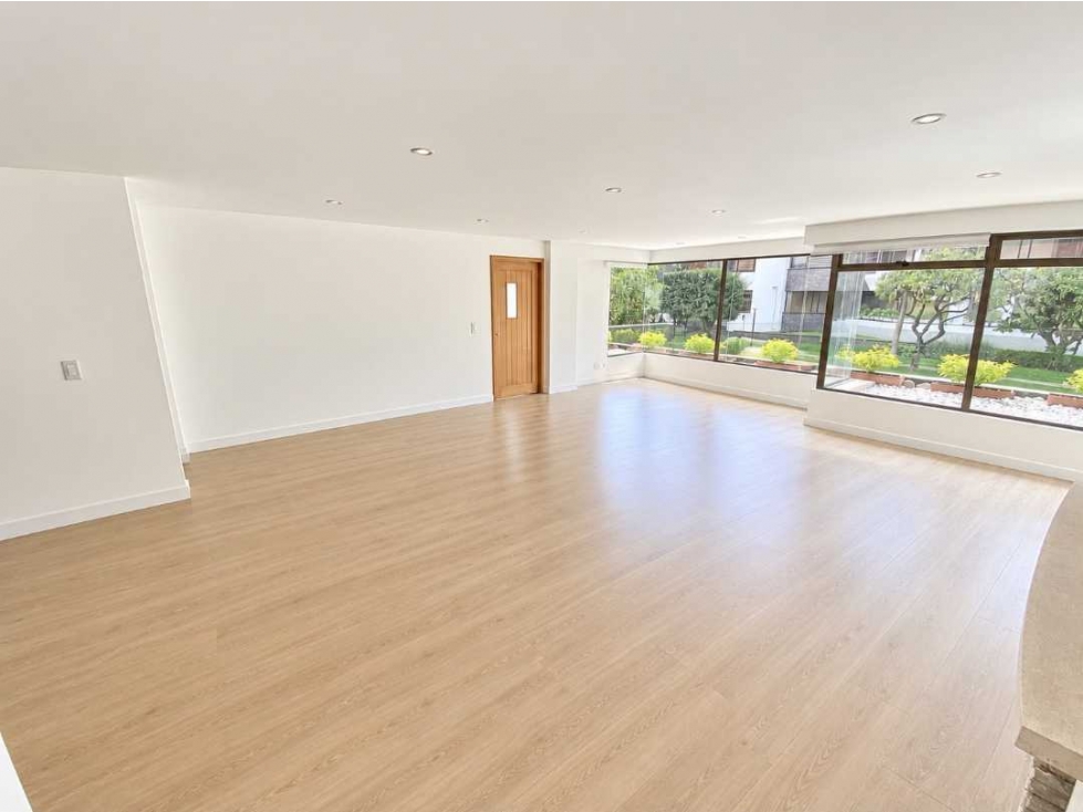 VENDO.APTO. TOTALMENTE REMODELADO EN.SANTA BARBARA. 3 HAB TERRAZA vm