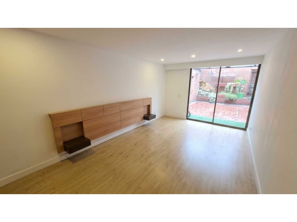 ARRIENDO.APTO. TOTALMENTE REMODELADO SANTA BARBARA. 3 HAB TERRAZA Vm — foto 3