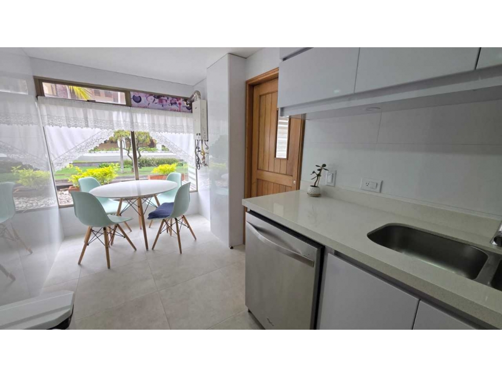 VENDO.APTO. TOTALMENTE REMODELADO EN.SANTA BARBARA. 3 HAB TERRAZA vm — foto 3