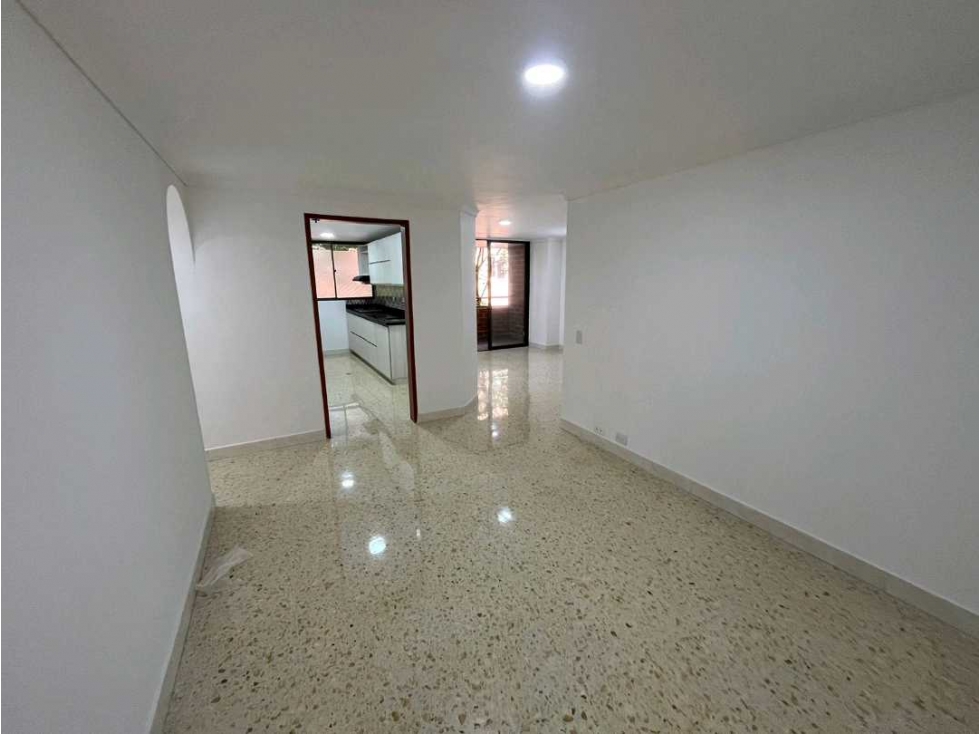 Vendo/Arriendo apartamento en el Poblado, frontera, sector la abadía — foto 4
