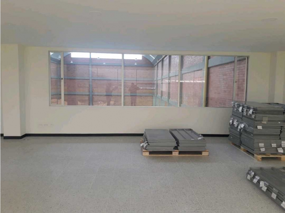 VENDO-ARRIENDO BODEGA SIBERIA CALLE 80 - 4