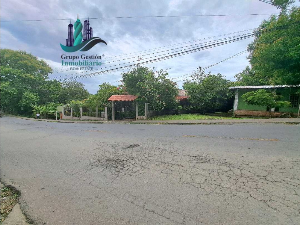ALQUILO CASA COMERCIAL VIA COLEGIO.FOX FRENTE PLAZA COMERCIAL — foto 3