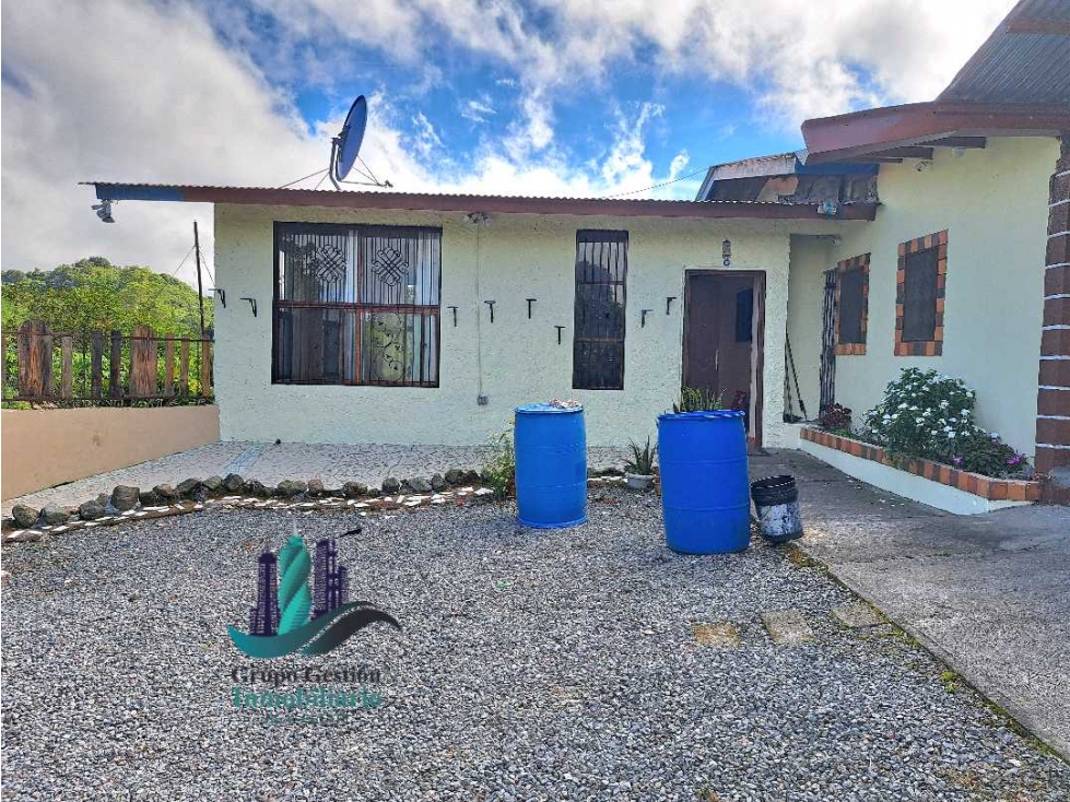VENDO.CASA CON.VISTAS AL VOLCAN BARU Y 3000MTS DE TERRENO.
