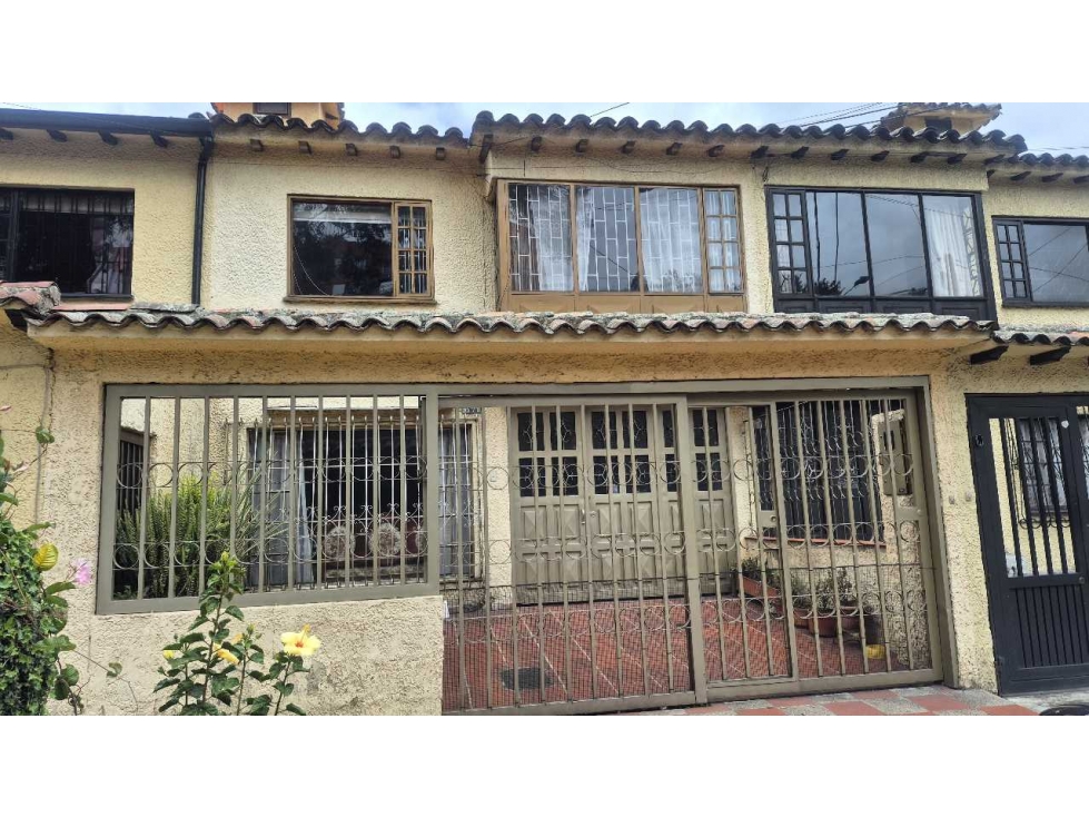VENDOCASA EN LA ALBORADA