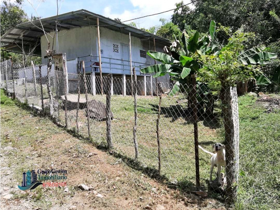 VENDO.CASA EN.SANTA MARTA 700 M2 - 3