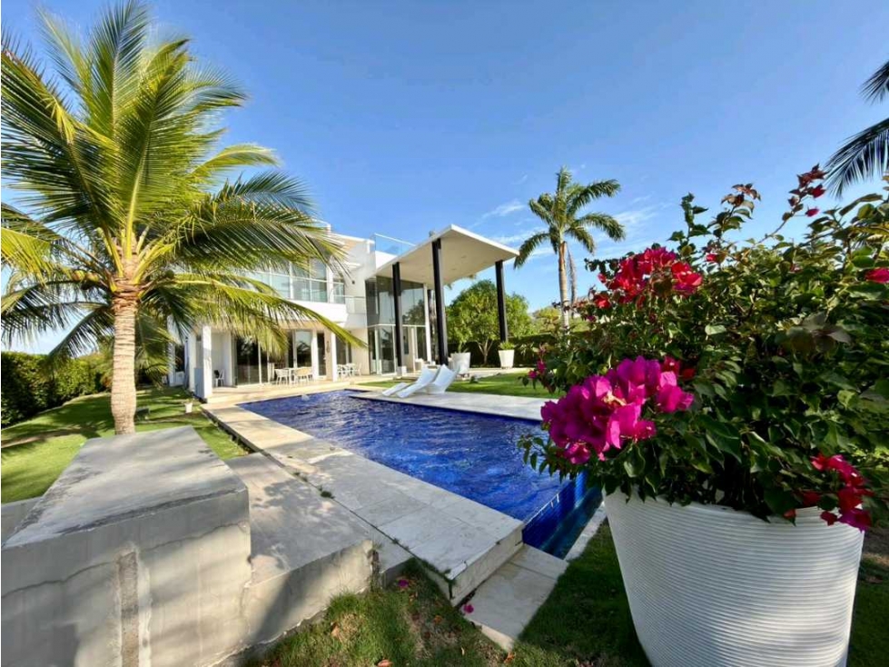 VENDO CASA FRENTE AL MAR CONDOMINIO PALMA REAL ZONA NORTE CARTAGENA