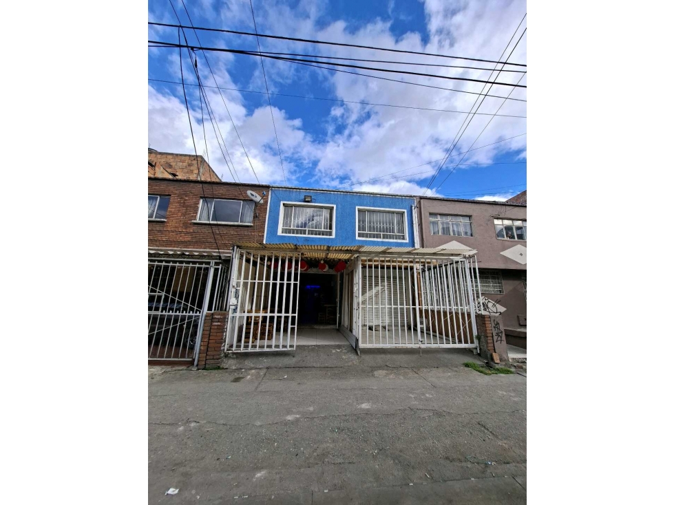 VENDO.CASA SOBRE LA VIA PRINCIPAL DE BOMBEROS KENNEDY BOGOTA — foto 3