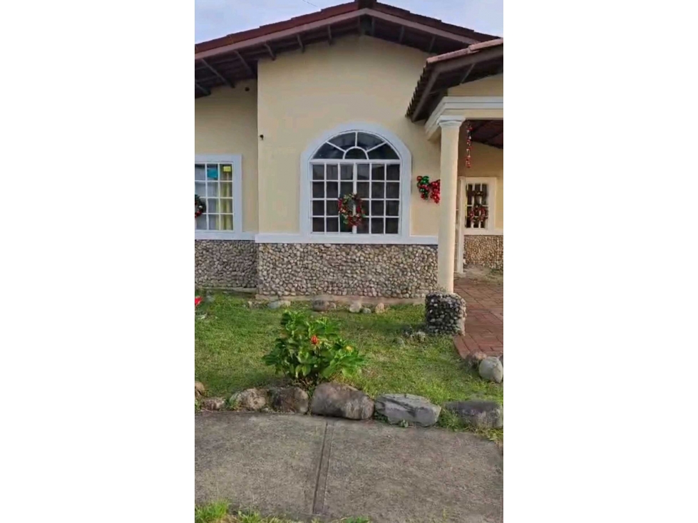 VENDO.CASA.DE SEGUNDA EN.ALTO.BOQUETE - 3