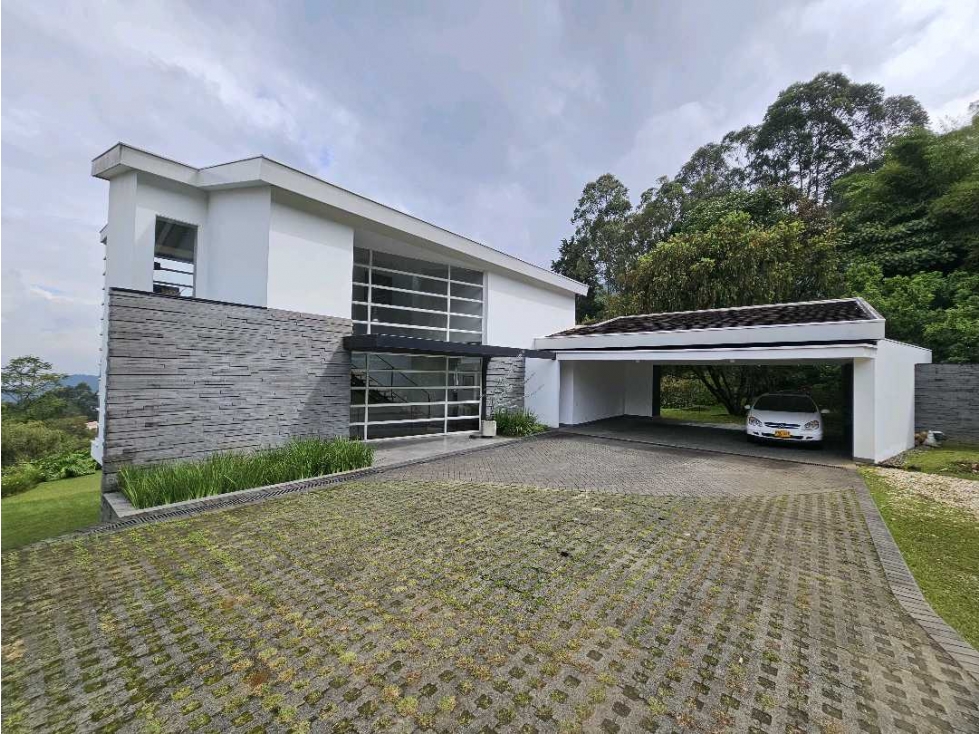 VENDO/CASA/PALMAS
